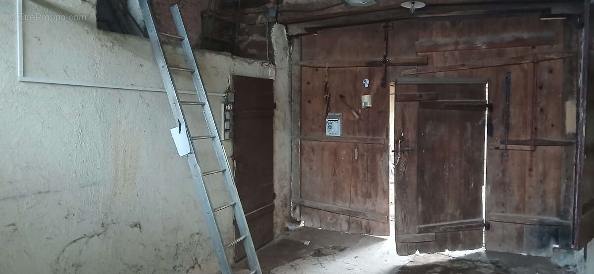 Maison à ROUGEGOUTTE