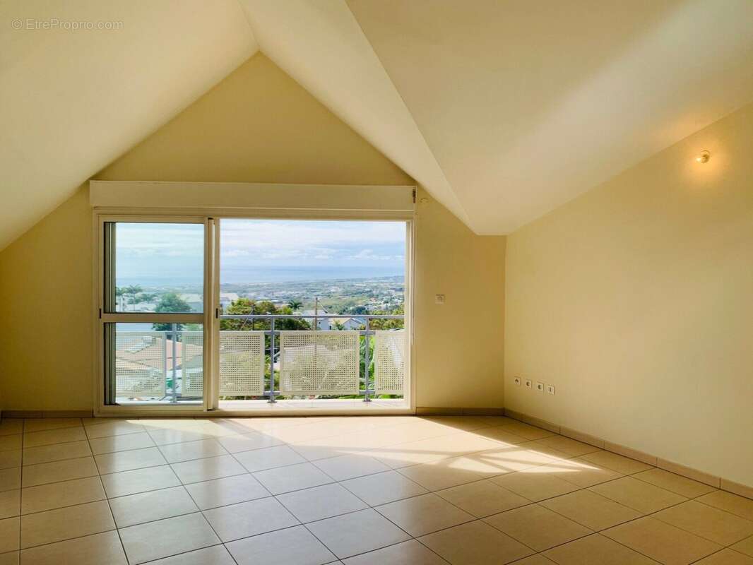 Appartement à SAINT-DENIS