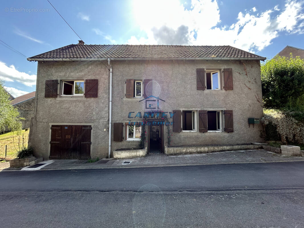Maison à MOIMAY