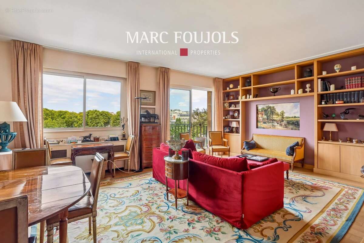 Paris XVI TROCADERO Vues monuments - Appartement 3 pièces avec balcon - photo 2