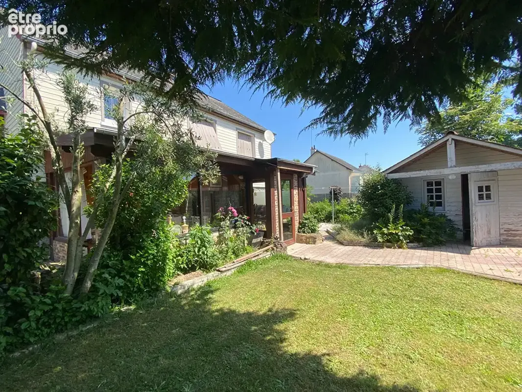 Maison de 8 pieces avec une dependance de  204 m² - photo 2