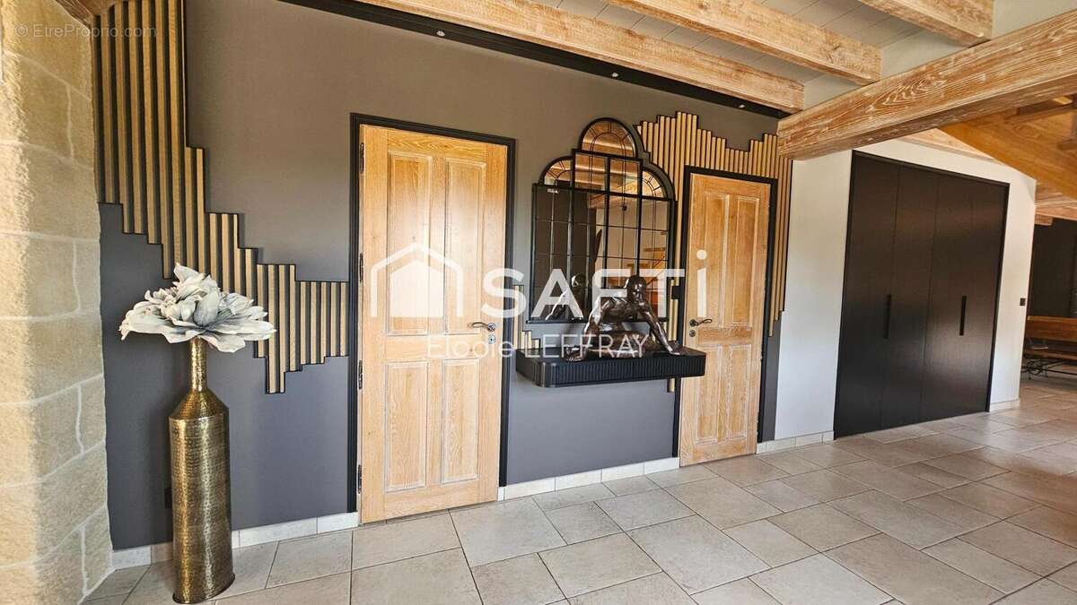 Maison 480 m² à Montfort-Le-Gesnois  - photo 5