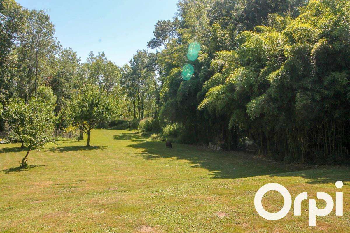 Maison à SAINT-LAURENT-DE-LA-PREE