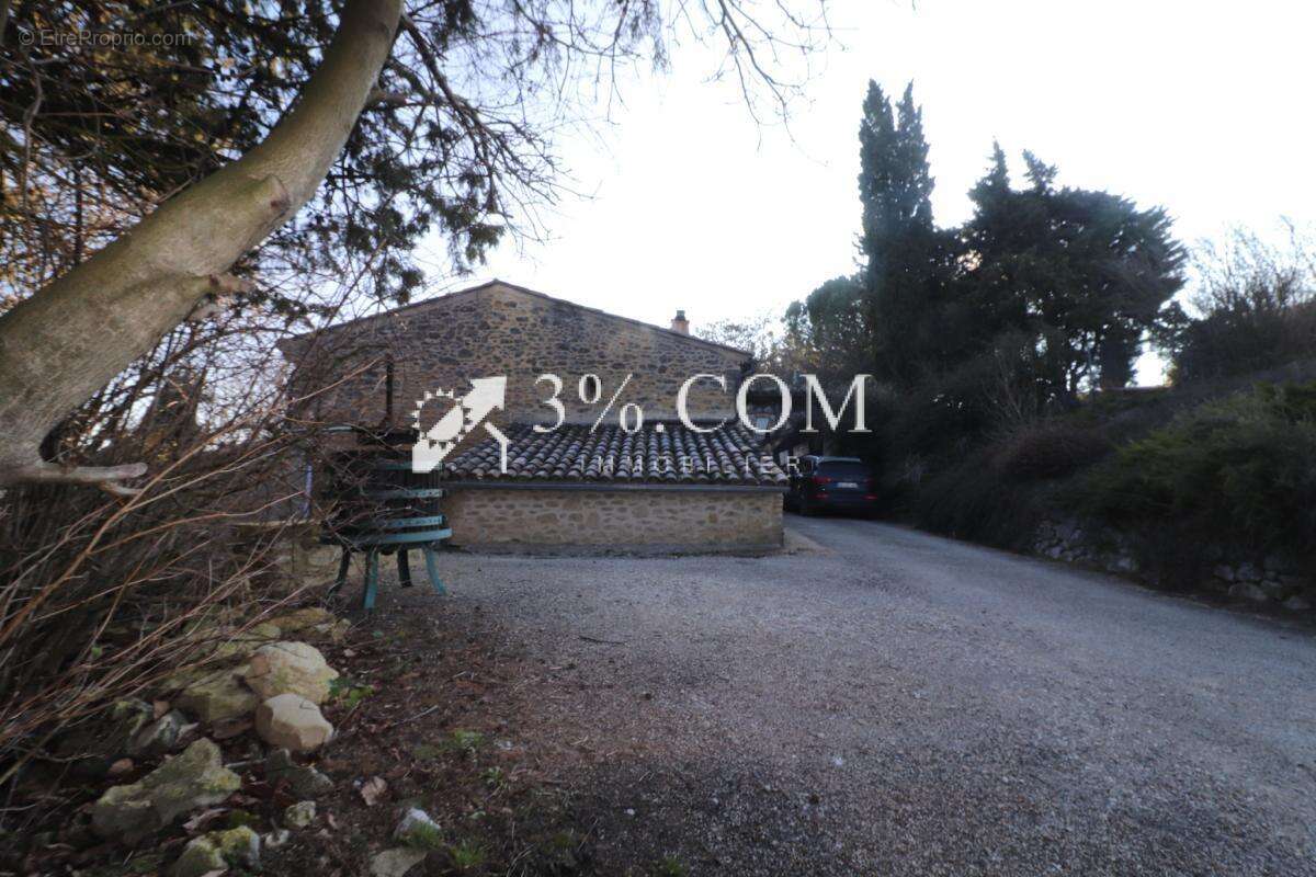 Propriété 256 m2 constituée d'une habitation principale et d - photo 20