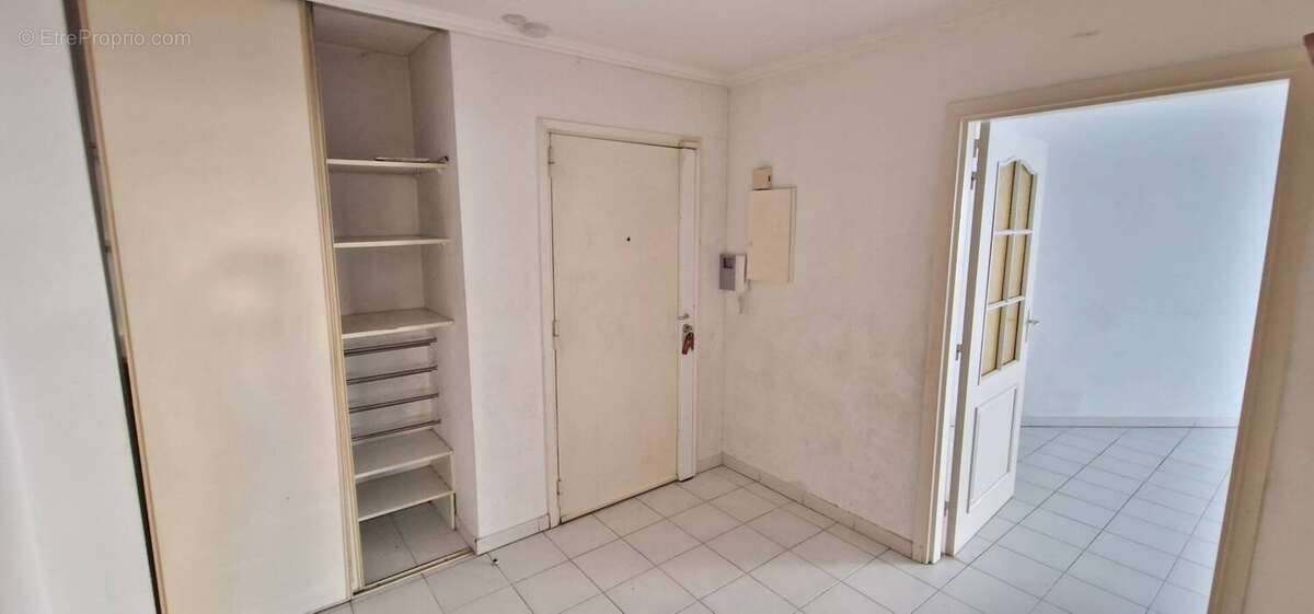 Appartement 4 pièces à vendre à Saint Raphaël Var - SOUS OFFRE- - photo 9