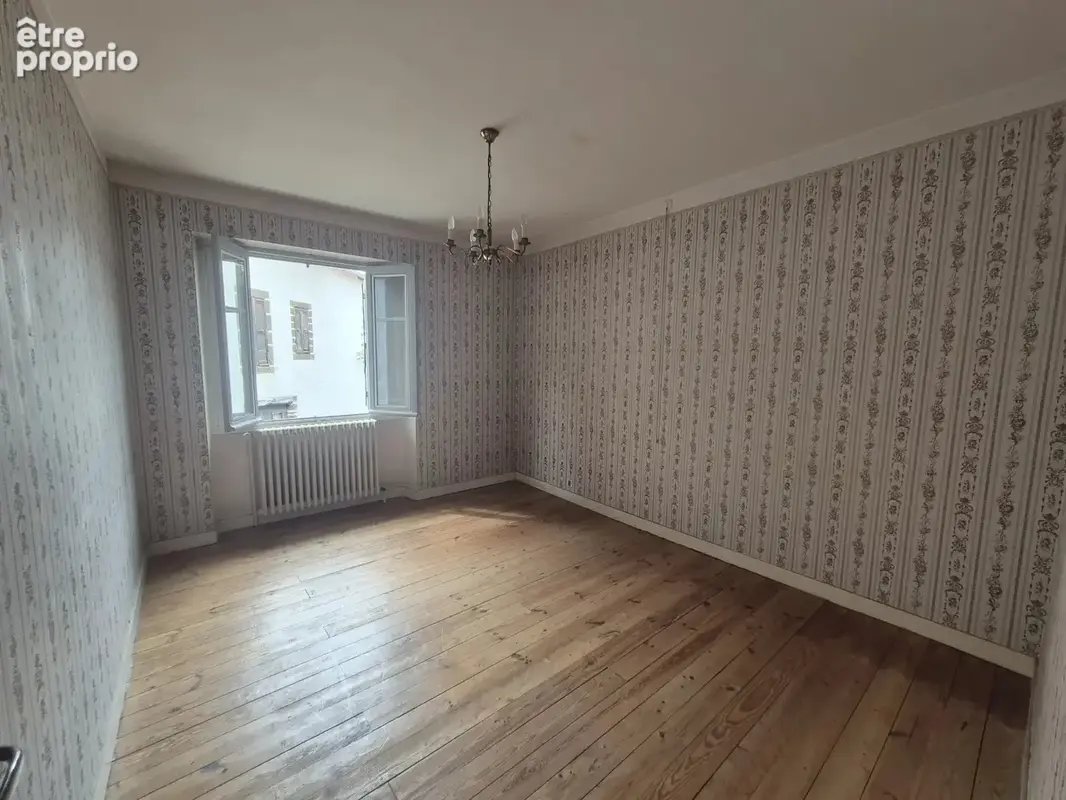Polignac,maison de bourg sur 2 niveaux avec ascenceur - photo 6