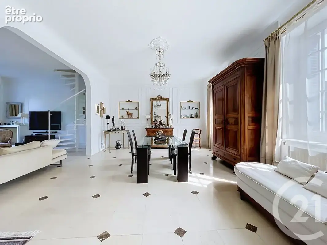 Maison 8 pièces 310 m² à vendre à Moissy-Cramayel (77550) - photo 4