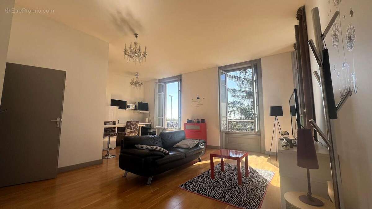 Photo 2 - Appartement à CALUIRE-ET-CUIRE