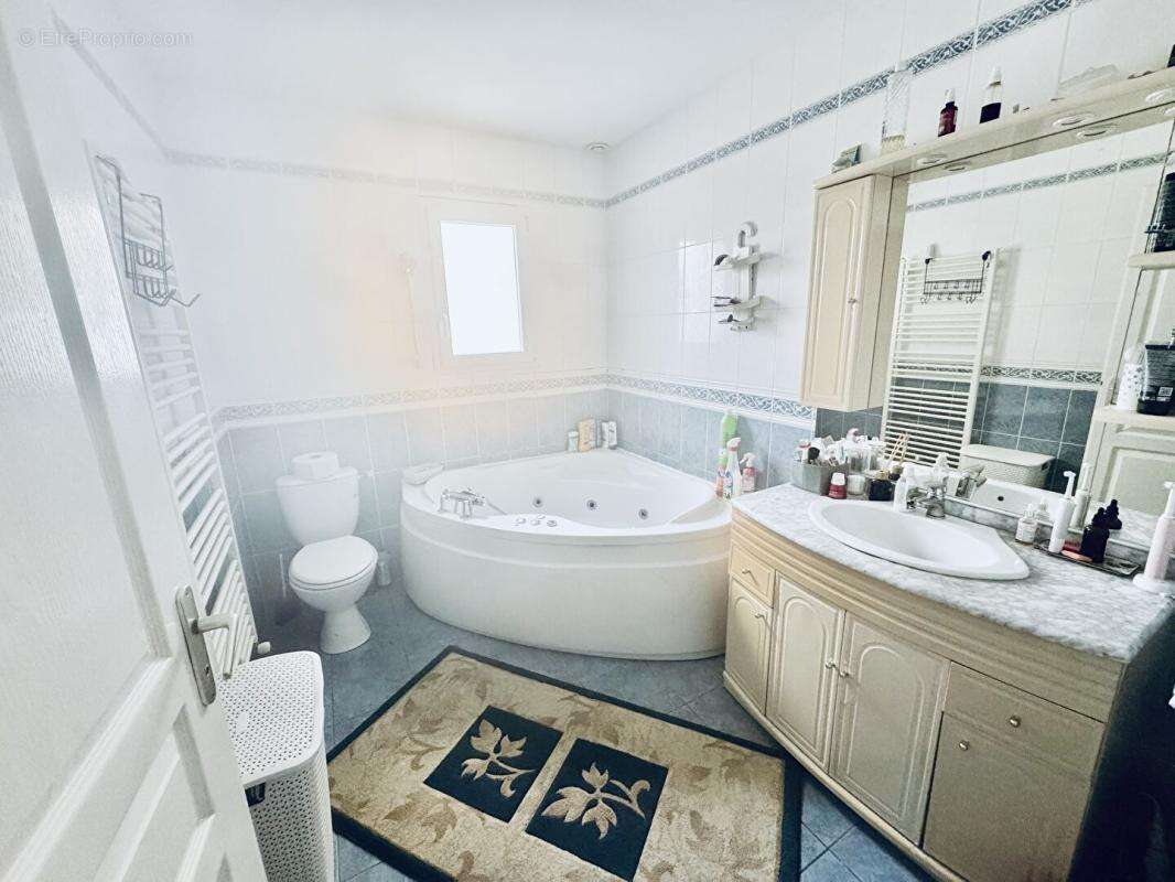 Maison à MORTAGNE-SUR-SEVRE