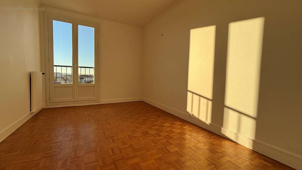 Appartement à MAISONS-ALFORT