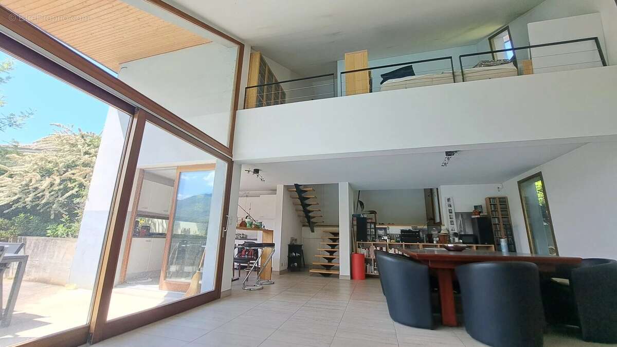 Maison à VAULNAVEYS-LE-HAUT