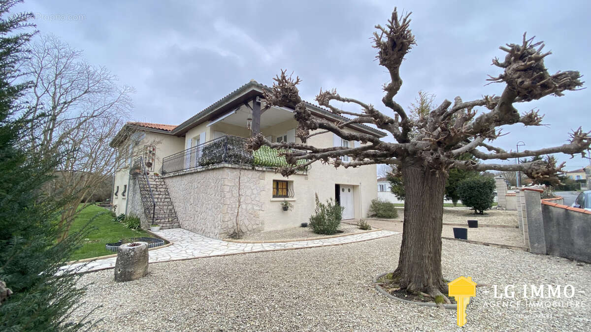 Maison à SAINT-FORT-SUR-GIRONDE