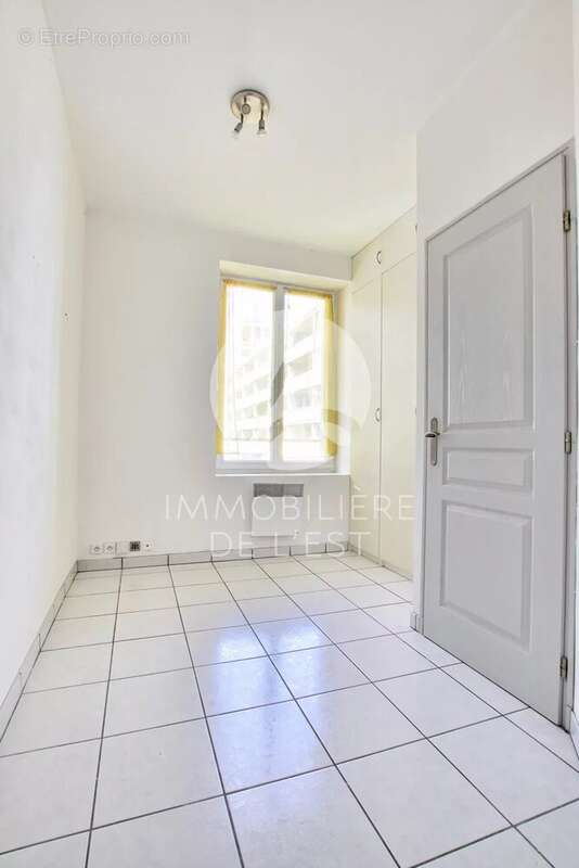 T3 - maryse bastie - 57m² - photo 5