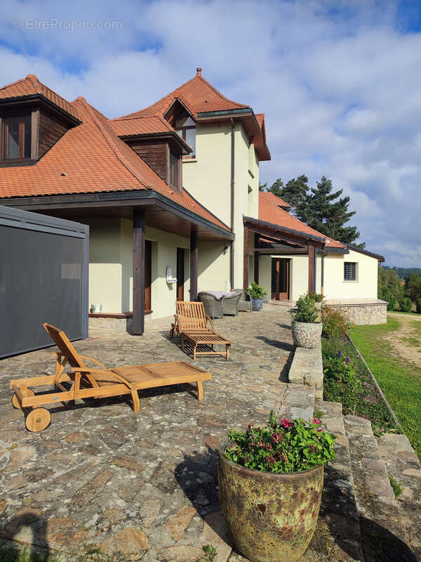 Maison à SAINT-ALYRE-D'ARLANC