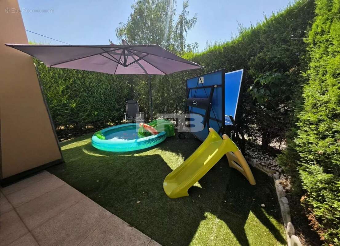Maison + petit terrain avec terrasse + deux parkings - photo 11