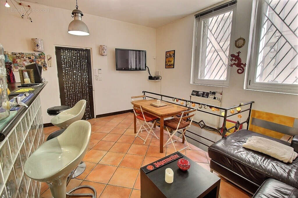 Appartement à MARSEILLE-6E