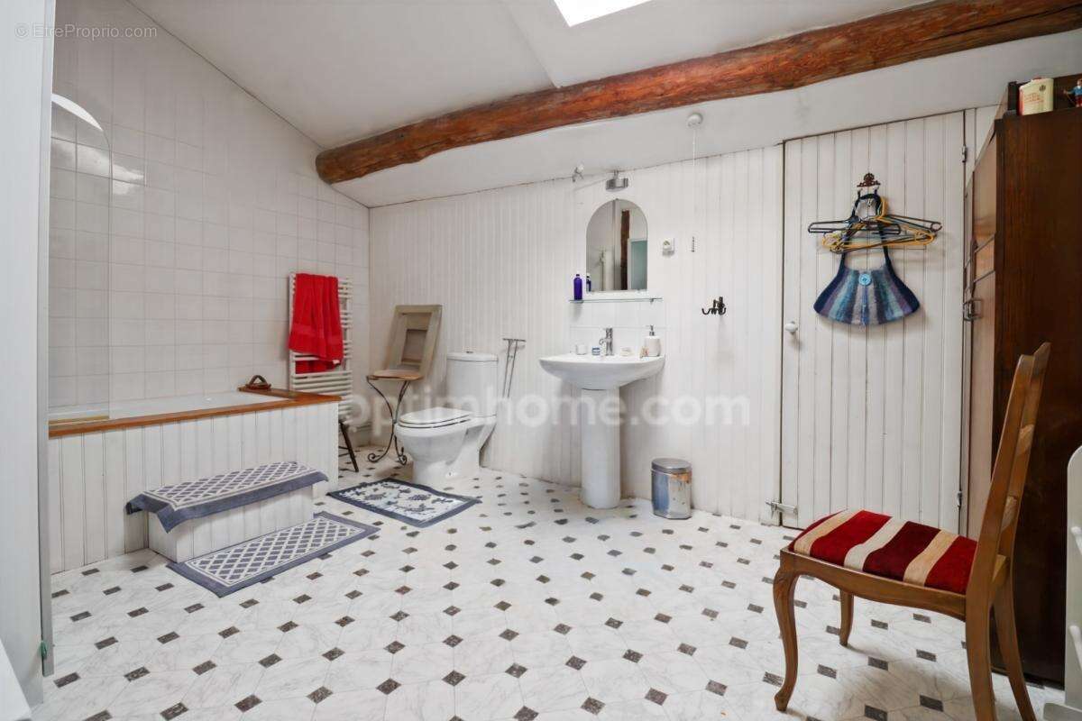 Maison de Charme et de Caractère de 353 m² - 9 Pièces - 6 Chambres sur parcelle de 662 m² - BELLAC 87300 - photo 38