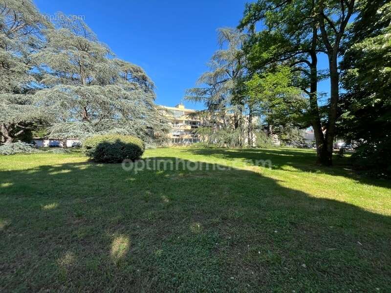 Appartement à MEYZIEU