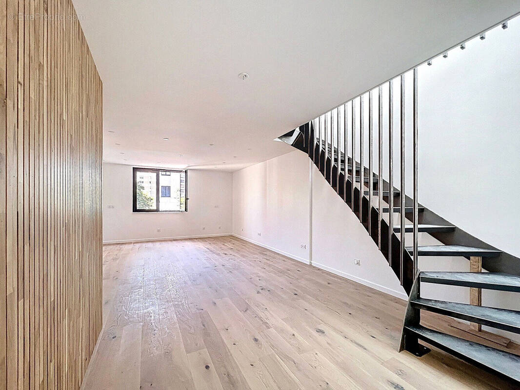 Appartement à SURESNES