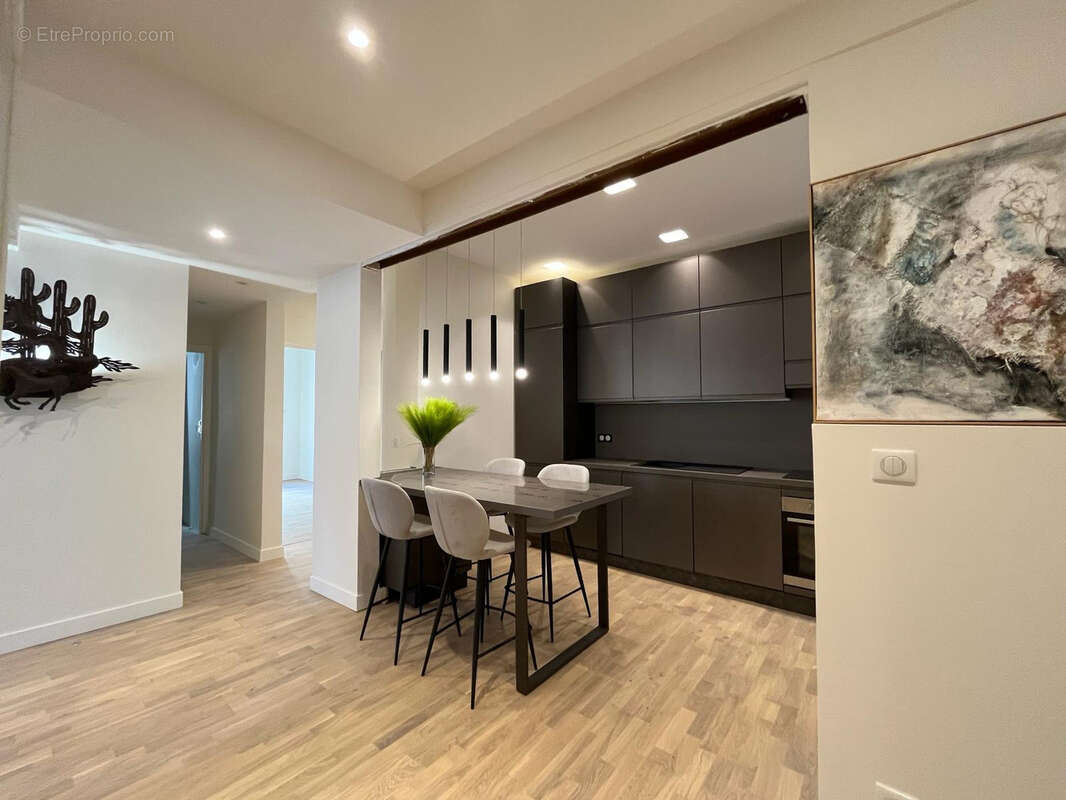 Appartement 4 pièces avec grande tèrrasse au cœur du carré d'or - photo 8