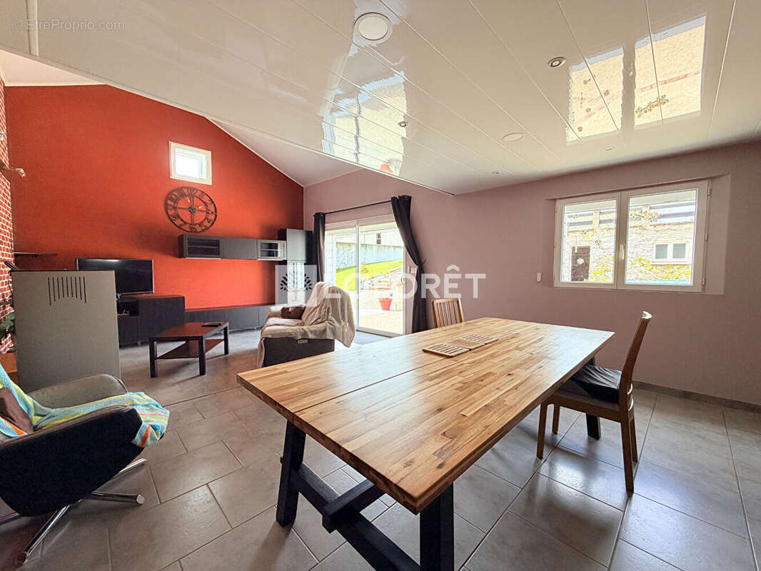 Maison à DOMMARTIN-VARIMONT