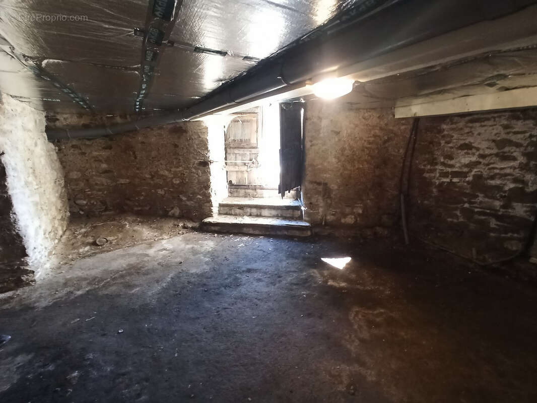 Commerce à SEREILHAC