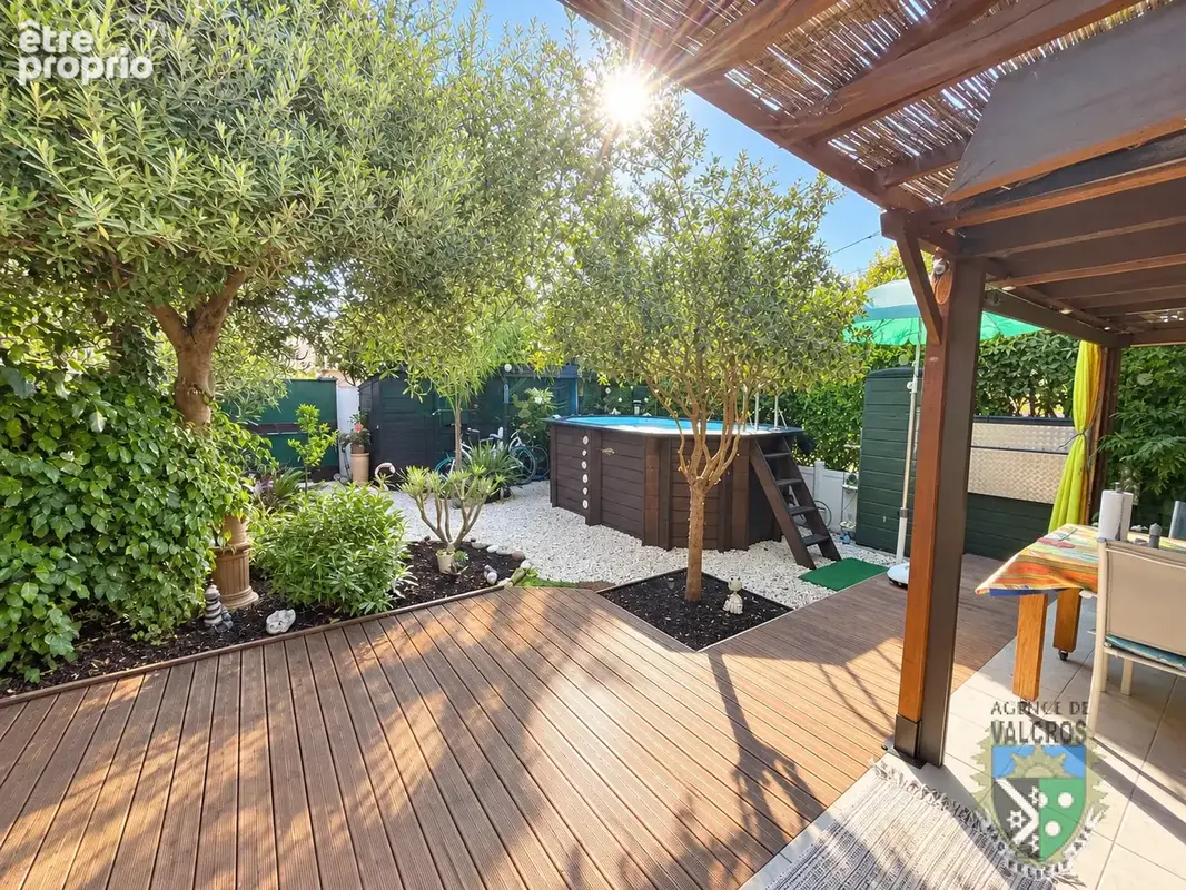 Appartement en rez de jardin avec jardinet piscine a 900 m du port et des plages - photo 2