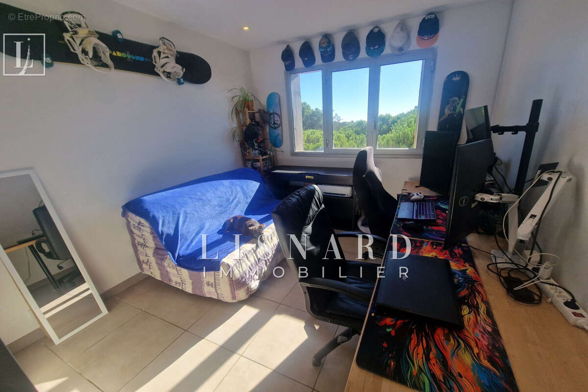 Appartement à VALLAURIS