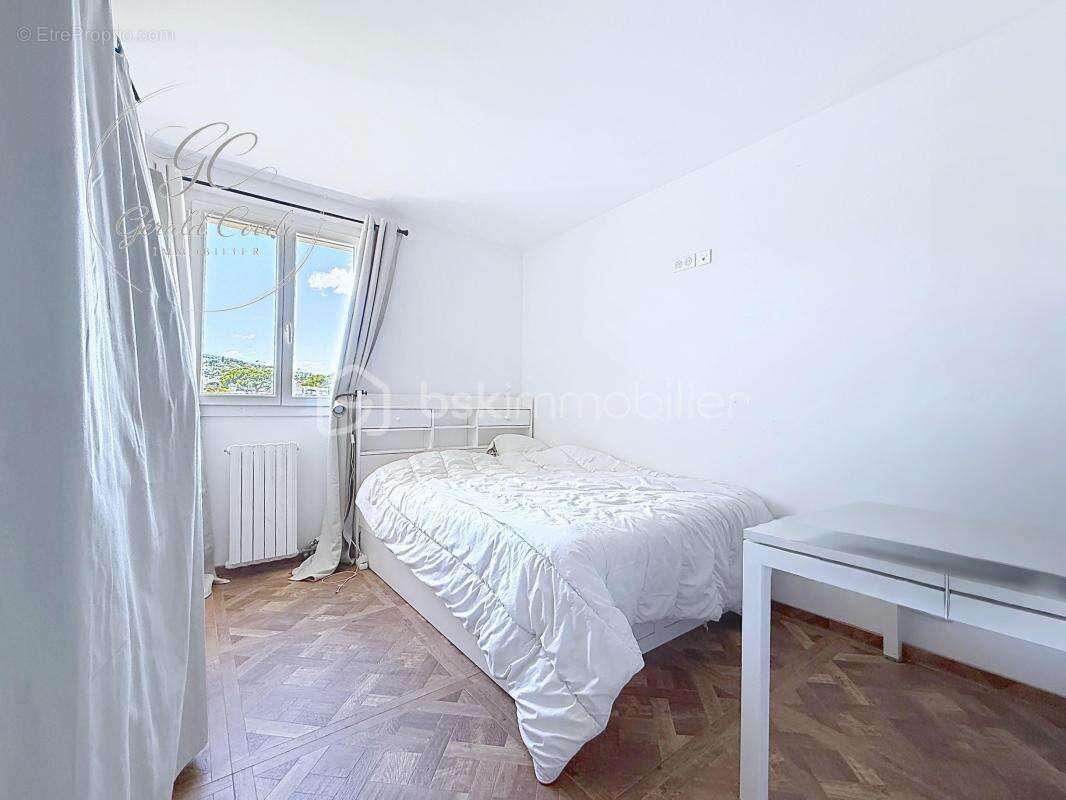 Appartement à VALLAURIS