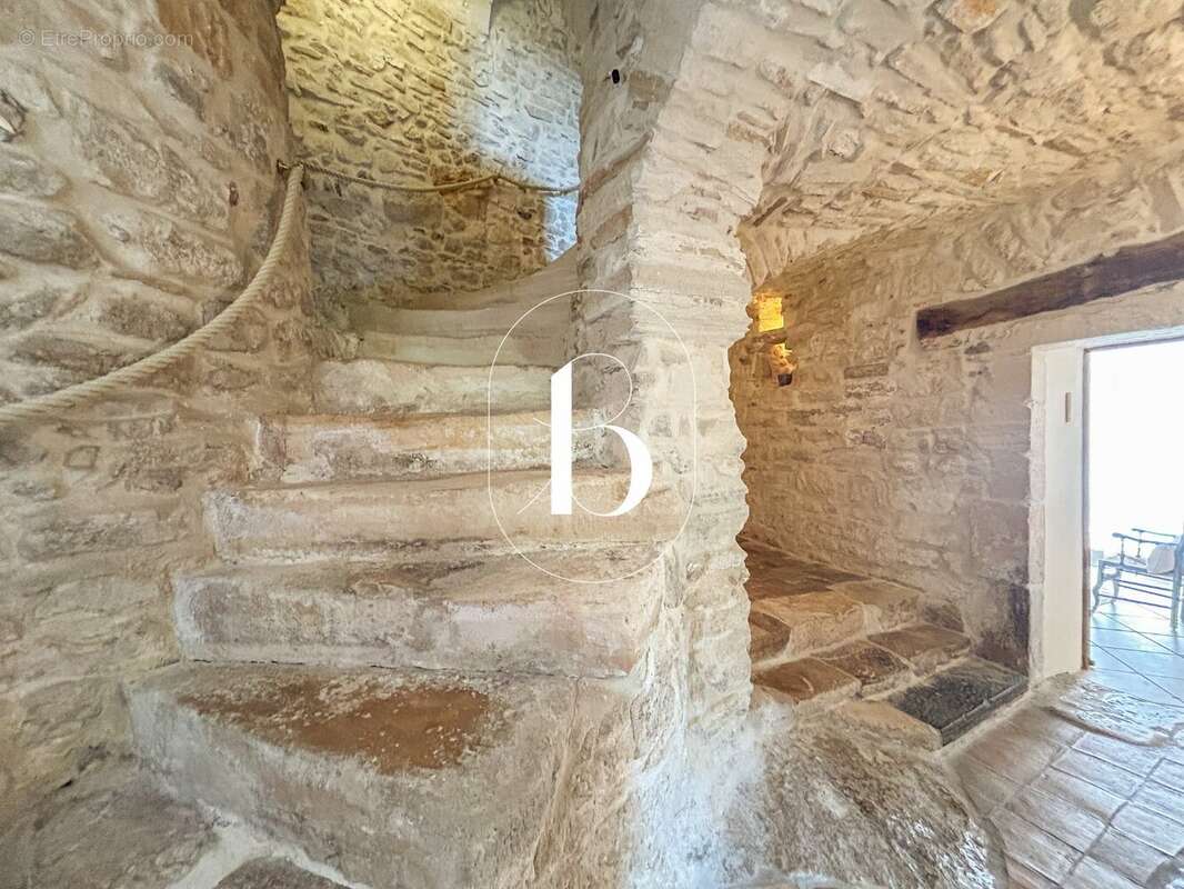 Maison à BARJAC