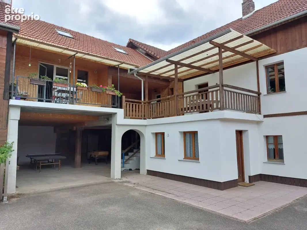 Weiler, ensemble immobilier niché dans un cadre verdoyant, à proximité de la forêt. - photo 14