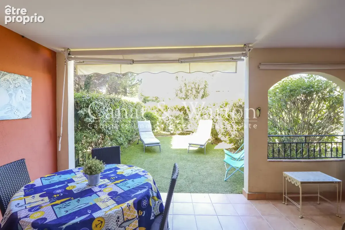 Les lavandiers à cavalaire: t 3 climatisé en rez de jardin avec garage & cave - photo 1
