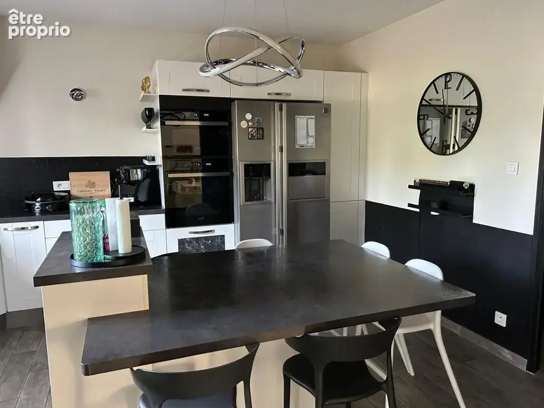 Maison 8 pièces 206 m² à vendre à Saint-Yorre (03270) - photo 5