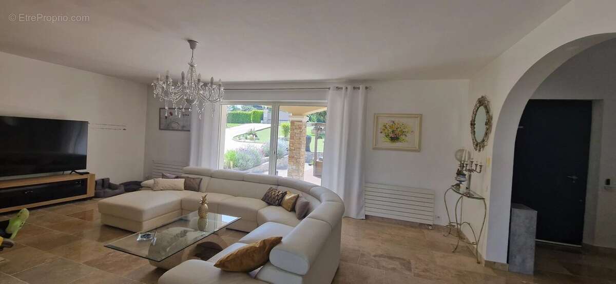 Maison à PEYMEINADE