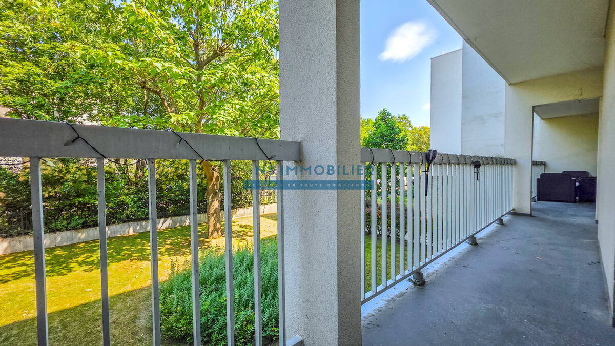 Appartement à SARTROUVILLE