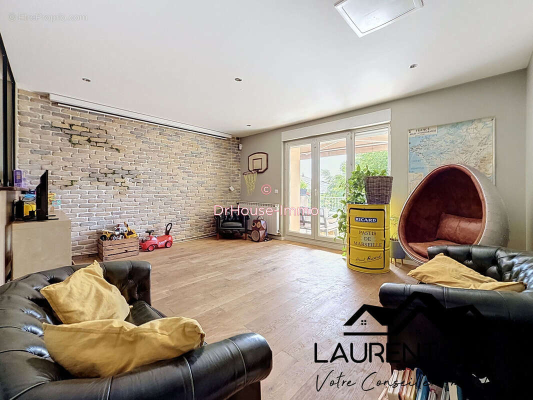 Appartement à BOURG-DE-PEAGE