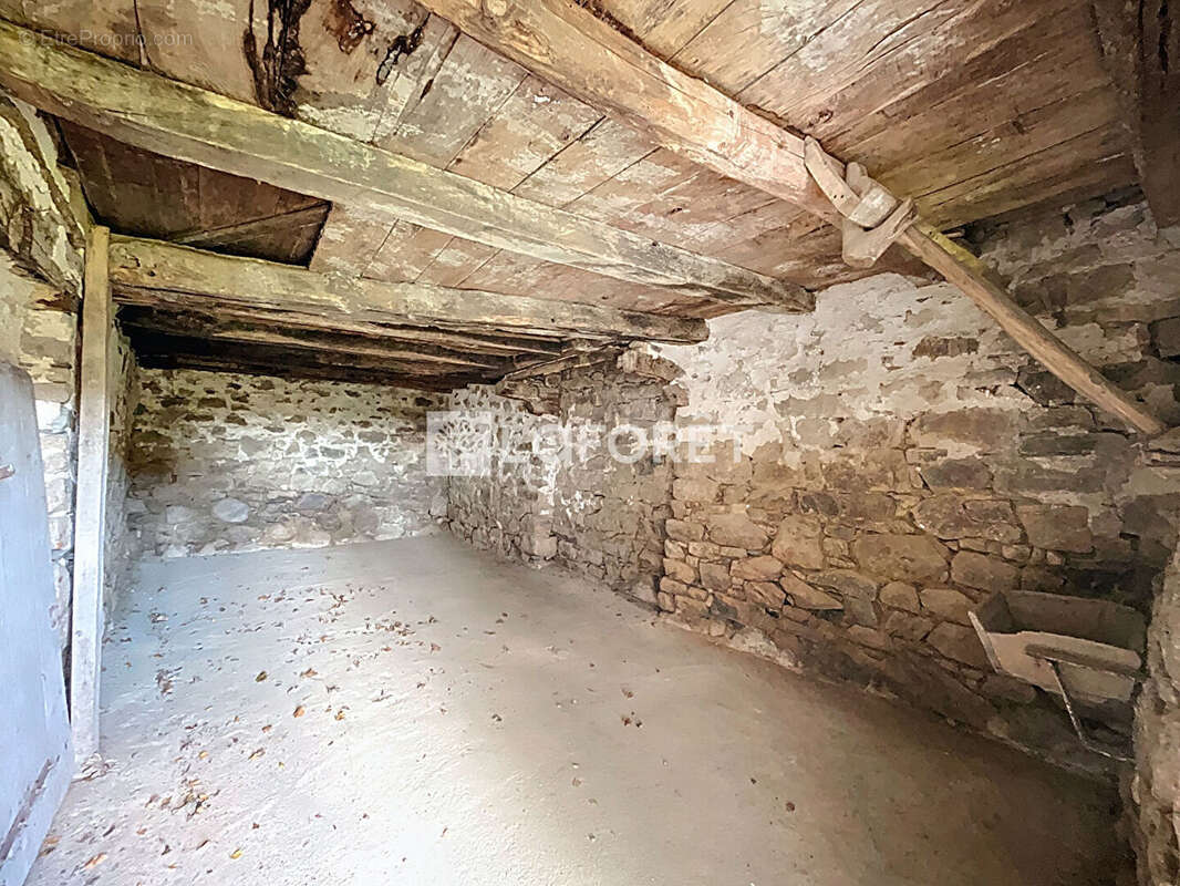 Maison à BAINS-SUR-OUST