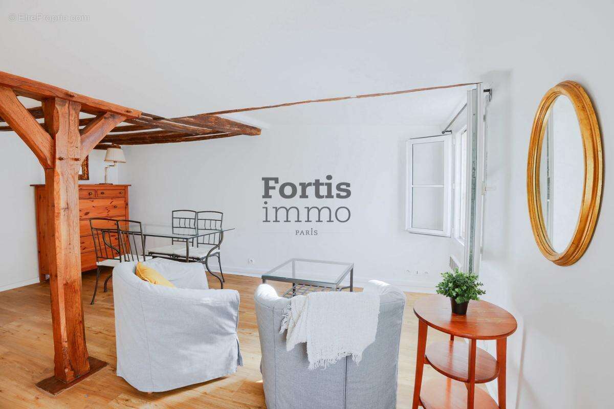 Appartement à PARIS-3E