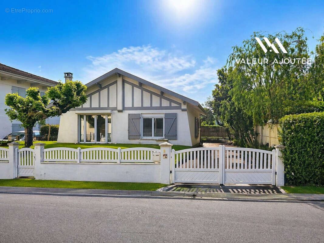 Façade de la maison Basquo-Arcachonnaise - Maison à PARENTIS-EN-BORN