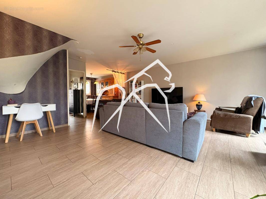 Maison à MONT-SAINT-AIGNAN