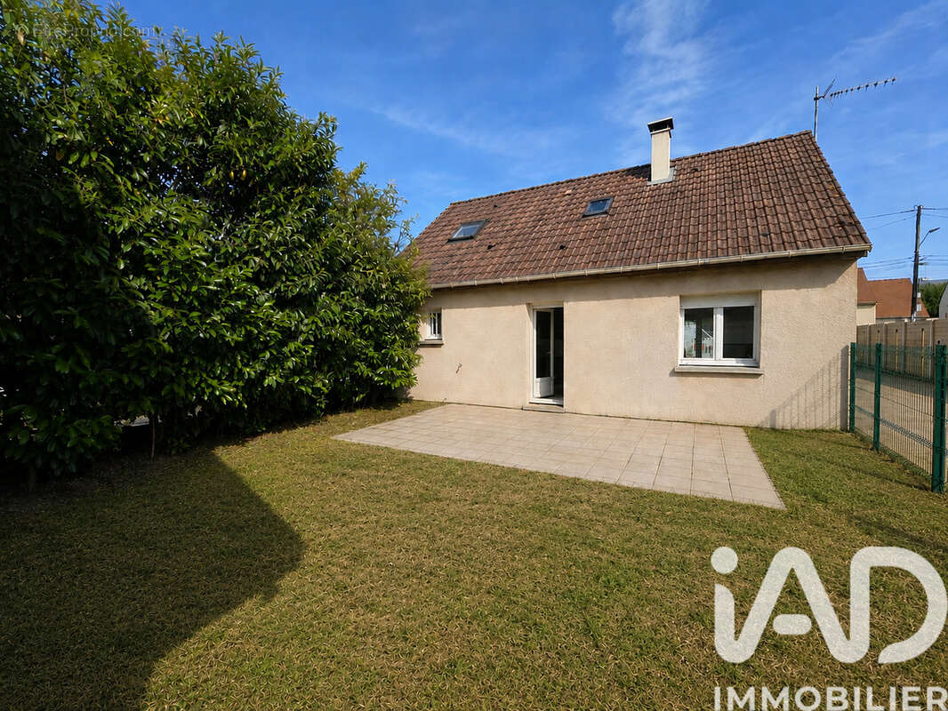 Photo 2 - Maison à SAINT-JEAN-DE-BRAYE