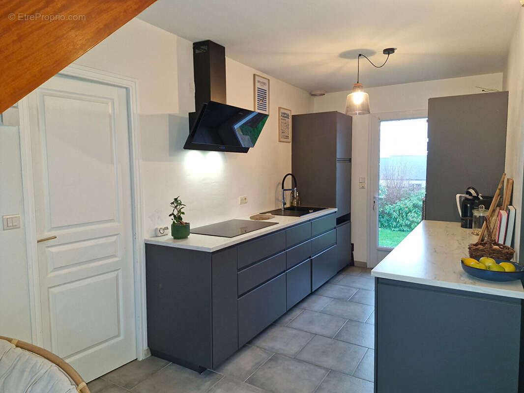 Maison à LAMPAUL-PLOUARZEL