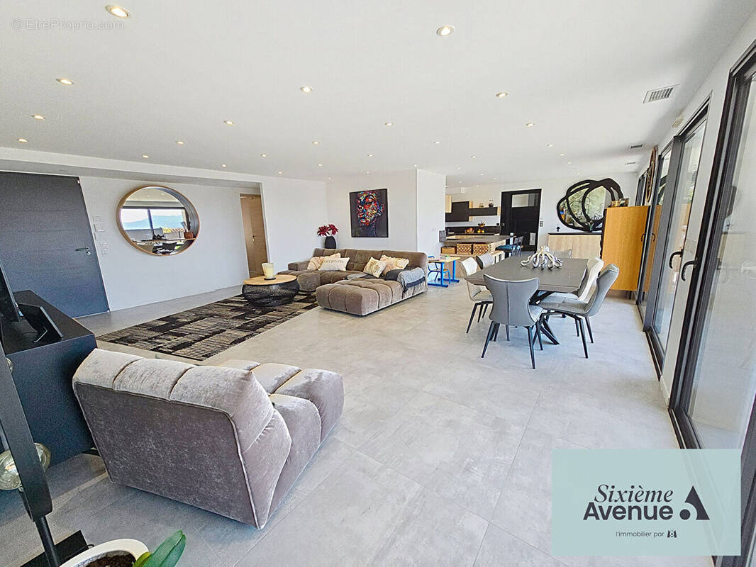 Appartement à SANARY-SUR-MER