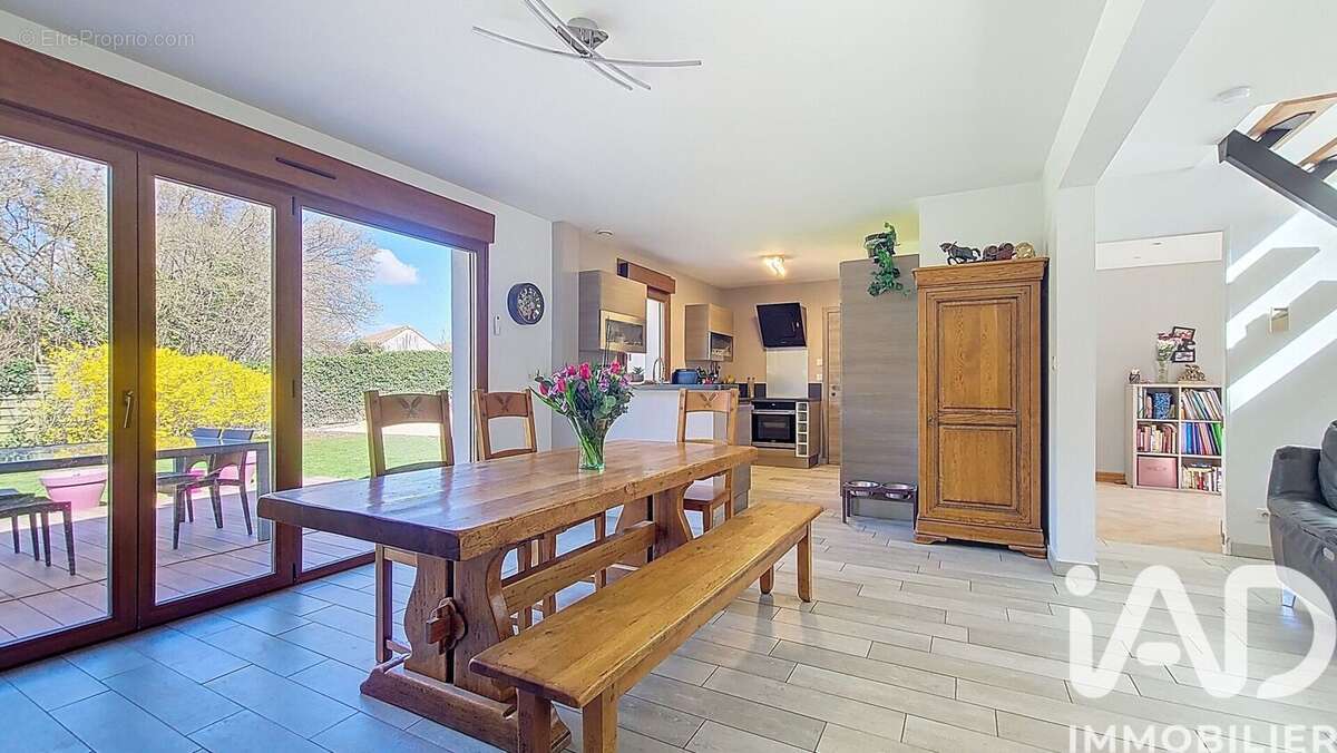 Maison 121 m² à Chevreuse  - photo 4