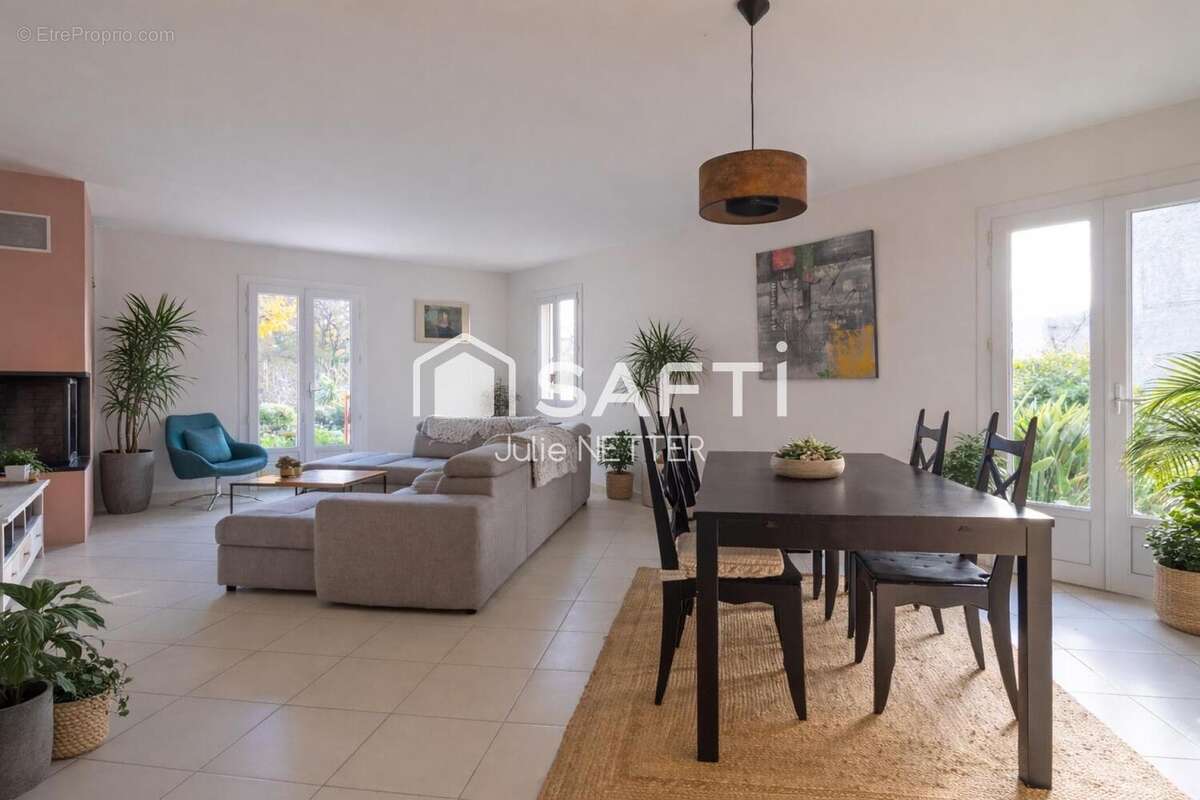 Photo 4 - Maison à ROQUEBRUNE-SUR-ARGENS