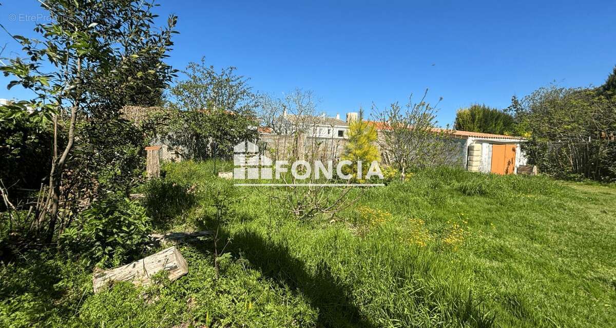 Terrain à SALLERTAINE