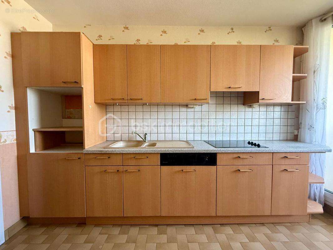 Nouveau prix pour cet appartement, Séjour lumineux, trois chambres, 6ème étage dans résidence privée, sécurisée - photo 7