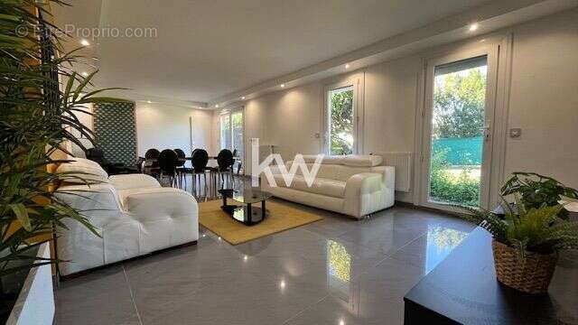 Maison à COURCOURONNES