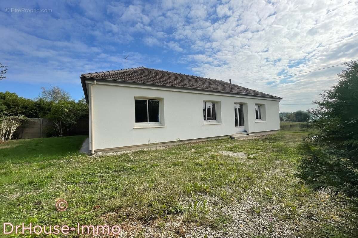 Maison à SAINTE-GENEVIEVE-DES-BOIS