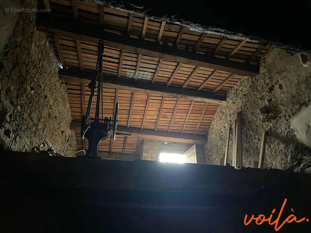 Ref : Pourpre  - Batisse à restaurer de + 135m2 - Poss. d'acquérir une maison attenant pour agrandir la surface - photo 5